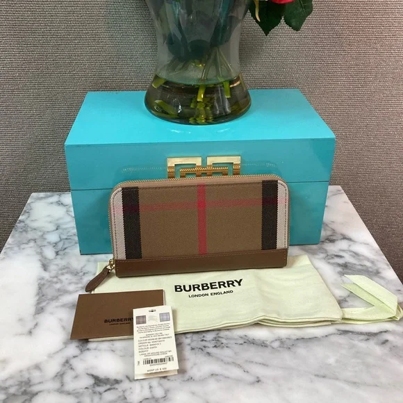 NWT Authentic Burberry House Check Canvas Brown Zip Around Wallet - Retail $630